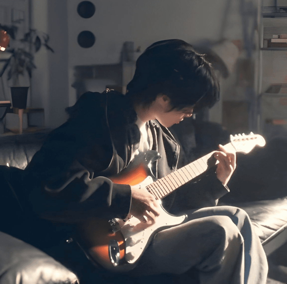 BL| autism — hate loud sounds, but loves music..