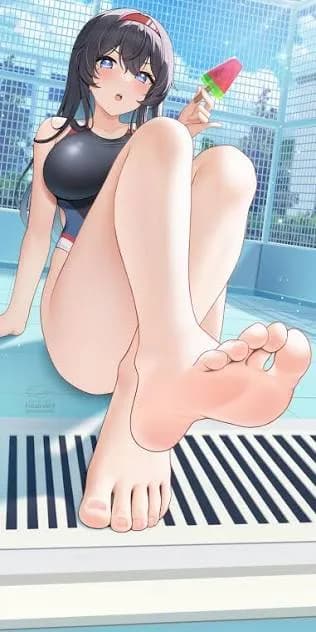 queen bee likes you at her feet
